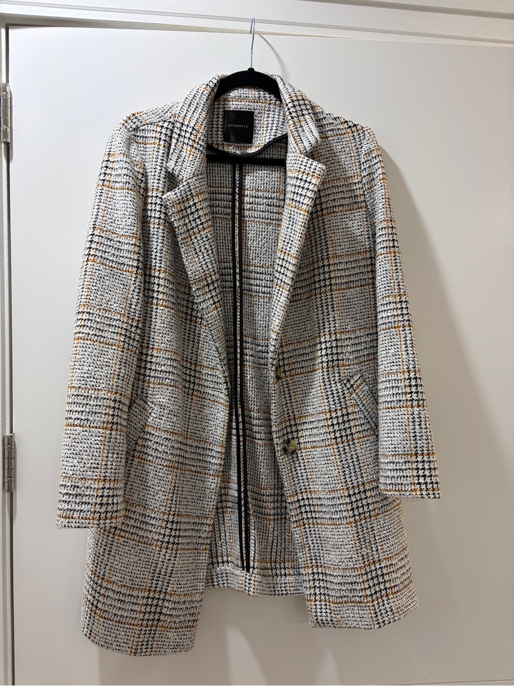 Dynamite Plaid Bouclé Blazer Jacket in Cream, Black & Tan